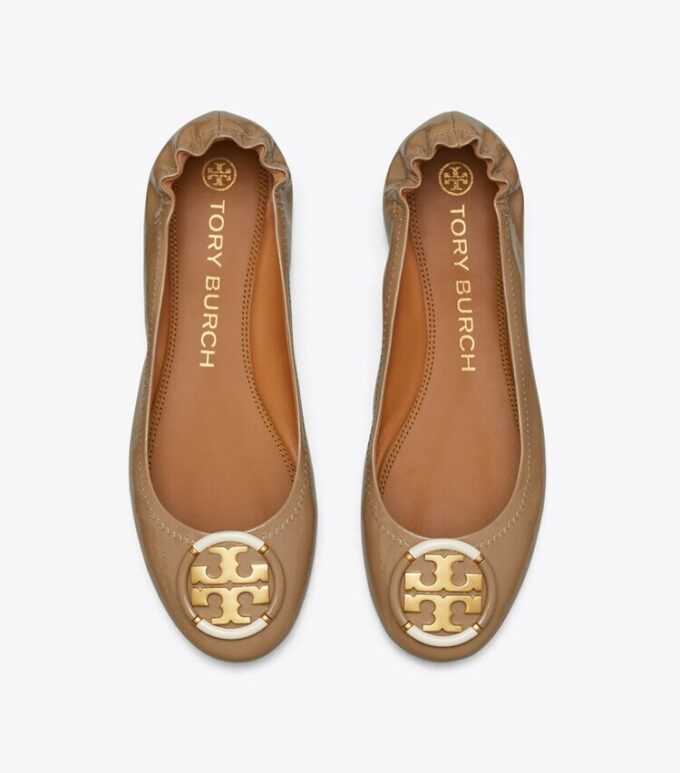 Bailarinas con varios logotipos Bailarinas con varios logotipos