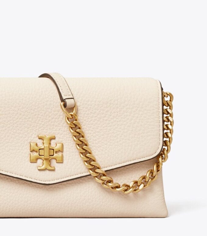 Billetera con cadena Kira Pebbled