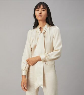 Blusa con lazo de satén