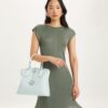 Bolso bandolera de piel T Monogram