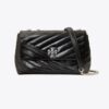 Bolso bandolera pequeño convertible Kira Chevron con textura Bolso bandolera pequeño convertible Kira Chevron con textura