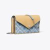 Bolso bandolera tipo sobre de denim con T Monogram Bolso bandolera tipo sobre de denim con T Monogram
