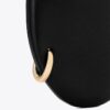 Bolso con perforaciones y granulado Bolso con perforaciones y granulado
