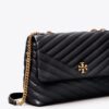 Bolso convertible de hombro Kira Chevron Bolso convertible de hombro Kira Chevron