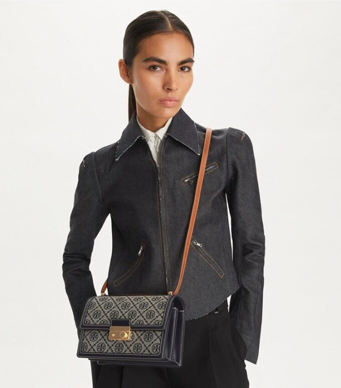Bolso de hombro con T Monogram
