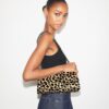 Bolso de hombro Kira Turnlock de pelo de becerro Bolso de hombro Kira Turnlock de pelo de becerro