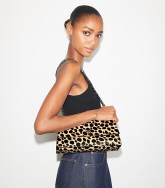 Bolso de hombro Kira Turnlock de pelo de becerro