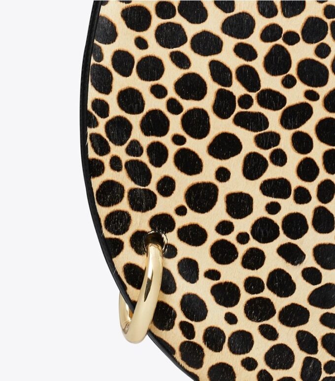 Bolso de pelo de becerro perforado