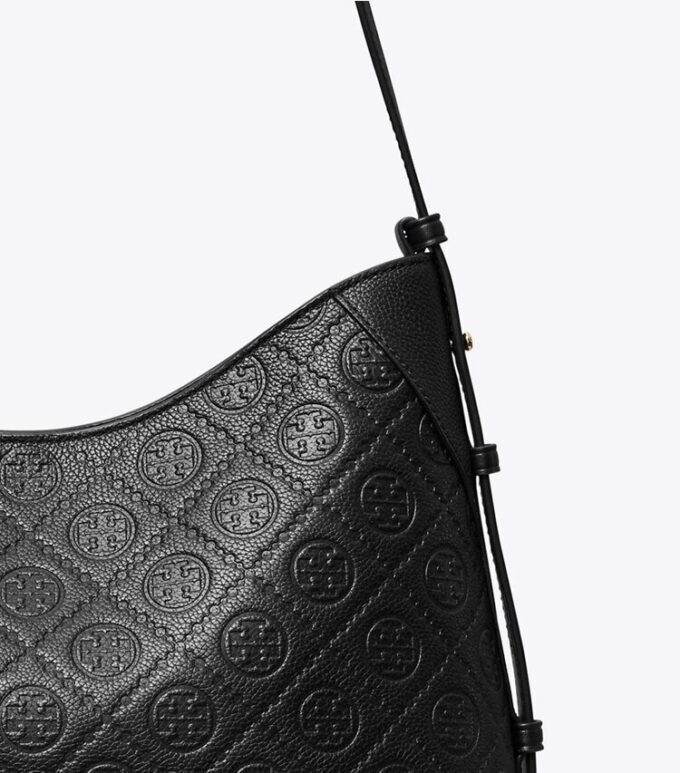 Bolso mensajero con monograma T Monogram y textura granulada Bolso mensajero con monograma T Monogram y textura granulada