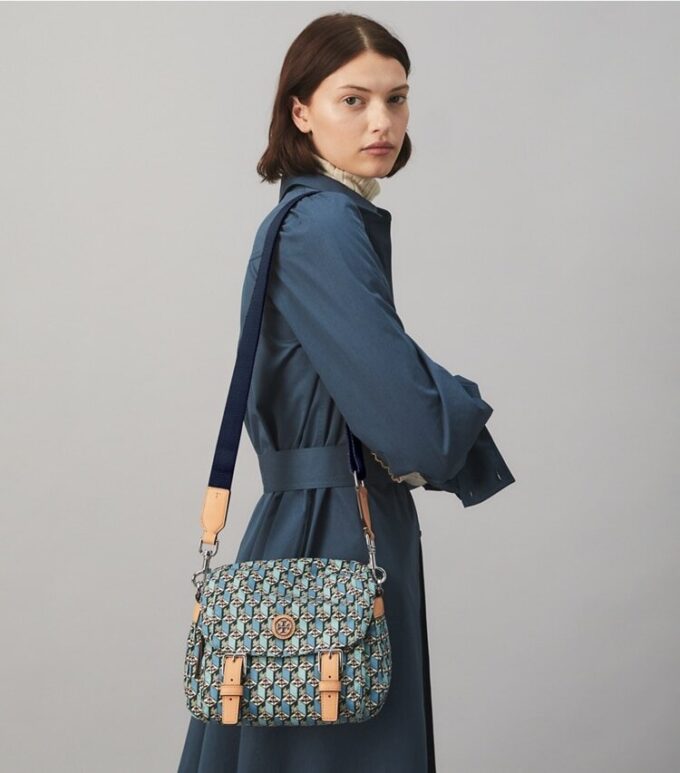 Bolso mensajero pequeño de nailon estampado Bolso mensajero pequeño de nailon estampado