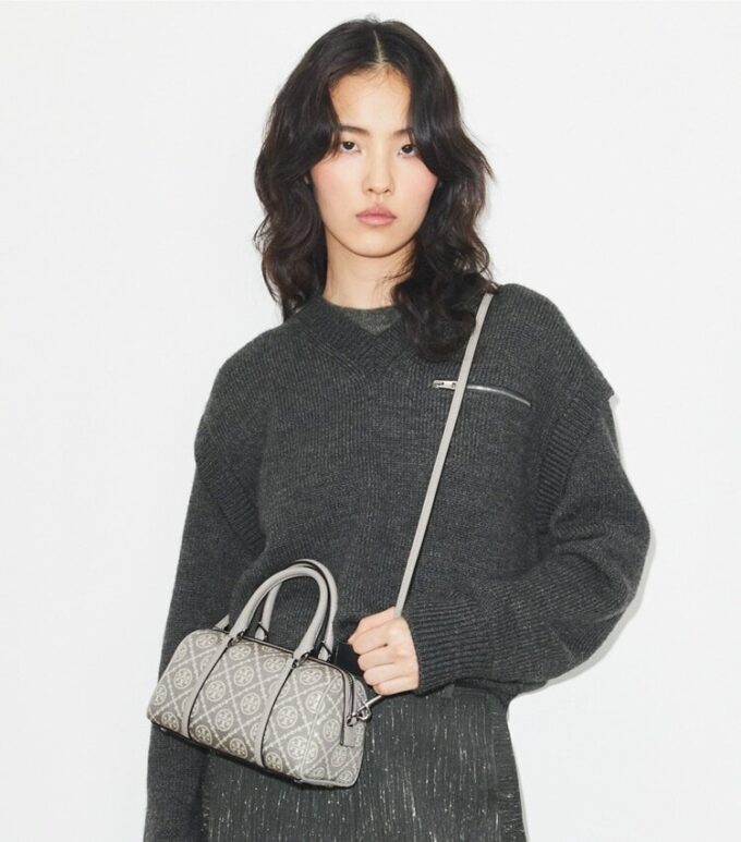 Bolso mini barril T Monogram Utility Bolso mini barril T Monogram Utility