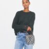 Bolso mini tipo cubo con T Monogram