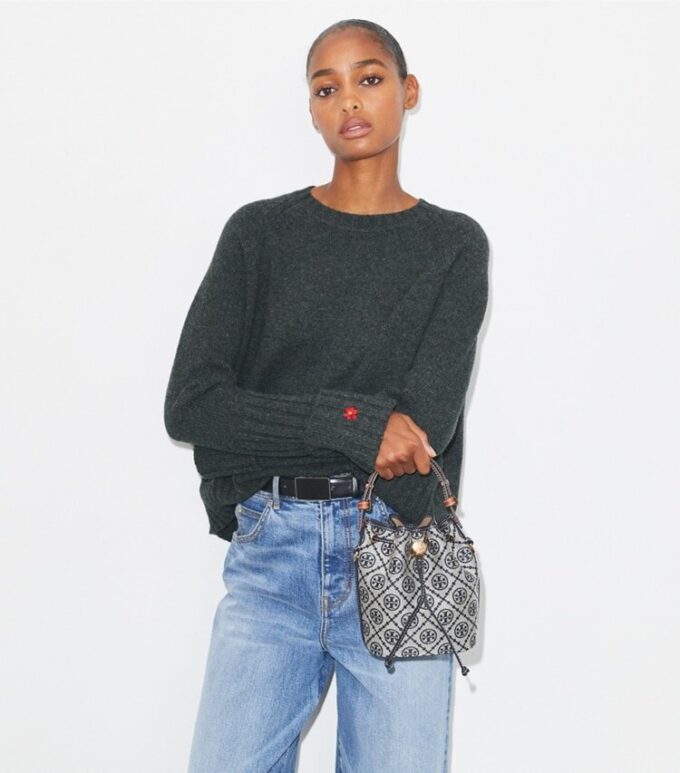 Bolso mini tipo cubo con T Monogram