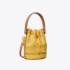 Bolso mini tipo cubo de piel perforada con T Monogram Bolso mini tipo cubo de piel perforada con T Monogram