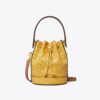 Bolso mini tipo cubo de piel perforada con T Monogram Bolso mini tipo cubo de piel perforada con T Monogram