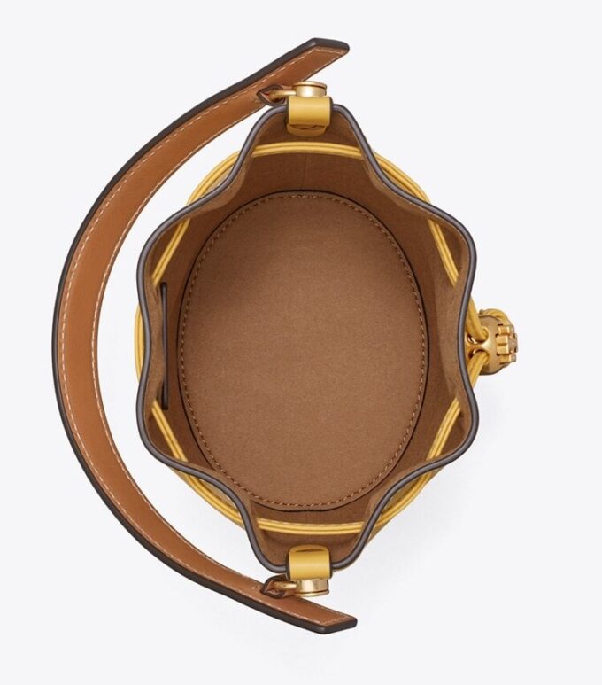 Bolso mini tipo cubo de piel perforada con T Monogram Bolso mini tipo cubo de piel perforada con T Monogram
