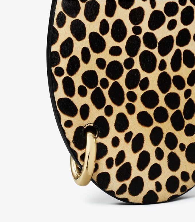 Bolso pequeño con agujeros de pelo de becerro Bolso pequeño con agujeros de pelo de becerro