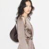 Bolso pequeño de cuero tipo globo Bolso pequeño de cuero tipo globo