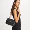 Bolso pequeño de hombro Kira Chevron Bolso pequeño de hombro Kira Chevron