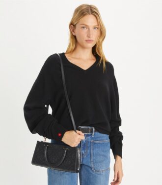 Bolso pequeño East-West con T Monogram en relieve