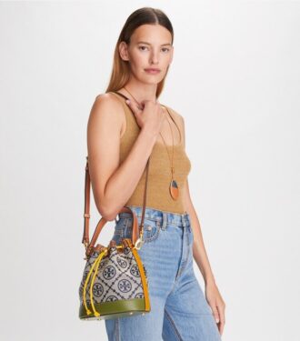 Bolso tipo cubo con monograma T Monogram y bloques de color