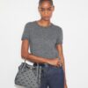 Bolso tipo cubo Romy con T Monogram Bolso tipo cubo Romy con T Monogram