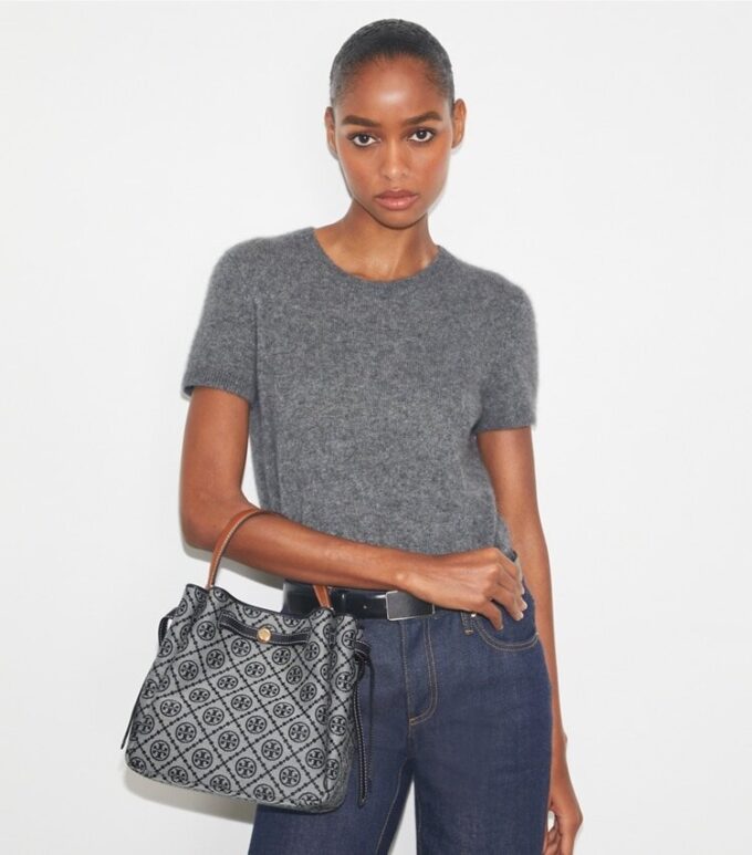 Bolso tipo cubo Romy con T Monogram Bolso tipo cubo Romy con T Monogram