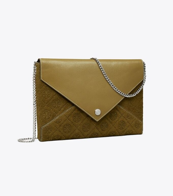 Bolso tipo sobre con cadena y monograma T Monogram en gamuza Bolso tipo sobre con cadena y monograma T Monogram en gamuza