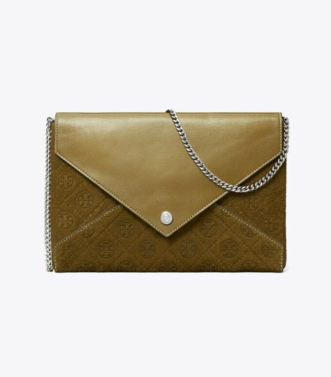 Bolso tipo sobre con cadena y monograma T Monogram en gamuza Bolso tipo sobre con cadena y monograma T Monogram en gamuza