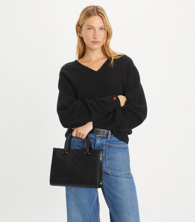 Bolso tote con asa superior y estampado T Monogram Bolso tote con asa superior y estampado T Monogram