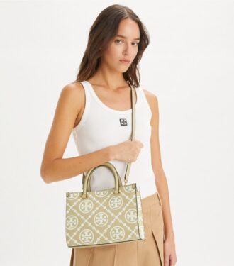 Bolso tote con asa superior y relieve en contraste T Monogram