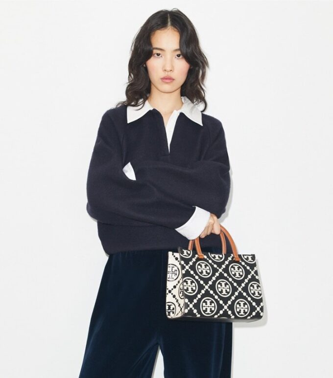 Bolso tote con asa superior y relieve en contraste T Monogram Bolso tote con asa superior y relieve en contraste T Monogram