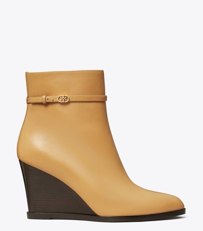 Botas con cuña y doble hebilla Double T Botas con cuña y doble hebilla Double T