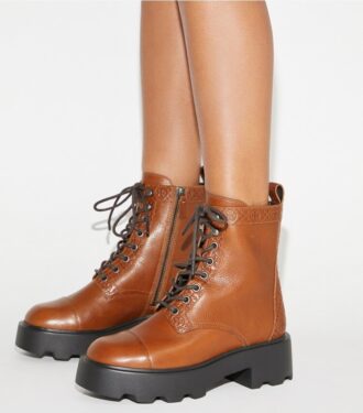 Botas con suela gruesa y T Monogram