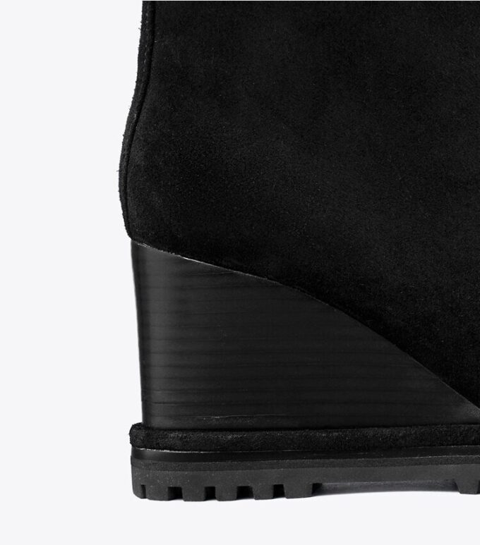 Botas de cuña con suela gruesa y logotipo en ante Botas de cuña con suela gruesa y logotipo en ante