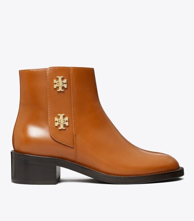 Botines con cierre giratorio