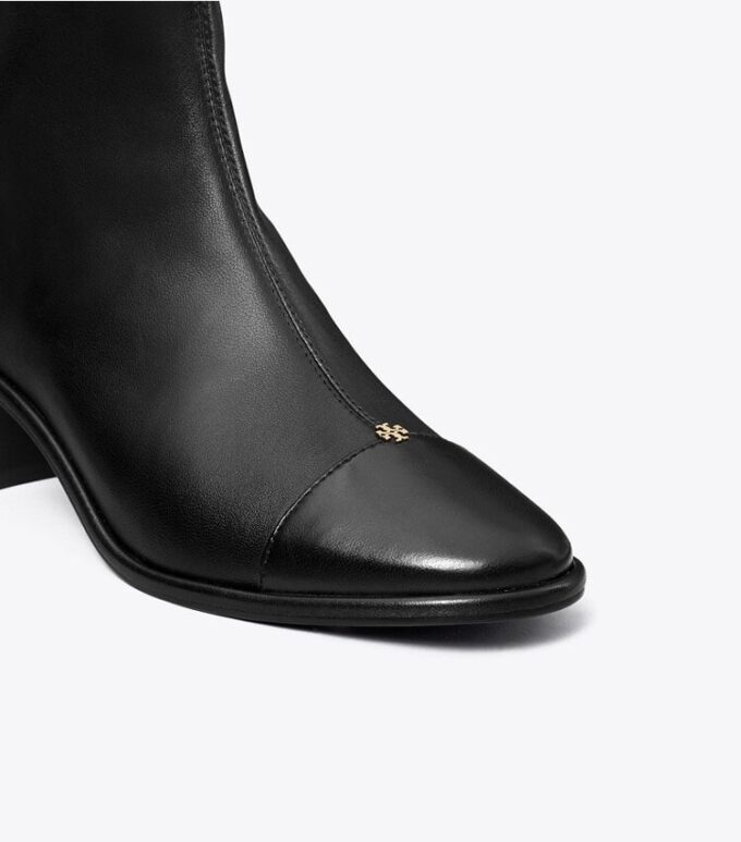 Botines de tacón bajo con puntera Botines de tacón bajo con puntera