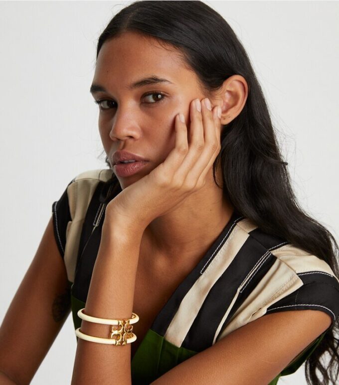 Brazalete ancho esmaltado Kira Brazalete ancho esmaltado Kira