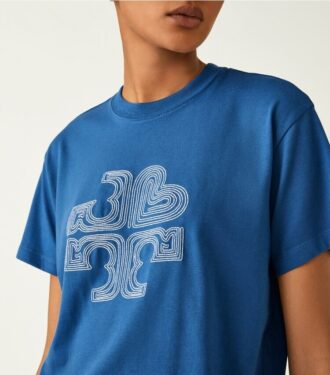 Camiseta con logotipo de corazón bordado