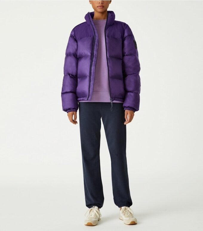 Chaqueta acolchada con capucha de nailon en contraste Chaqueta acolchada con capucha de nailon en contraste