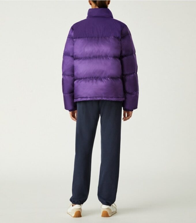 Chaqueta acolchada con capucha de nailon en contraste Chaqueta acolchada con capucha de nailon en contraste