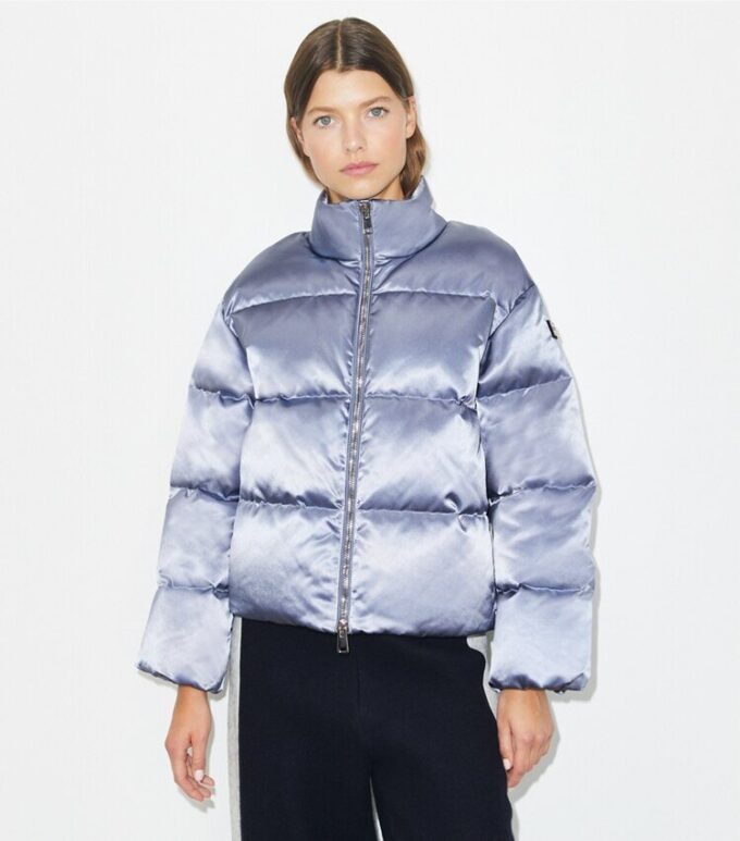 Chaqueta acolchada de viscosa satinada Chaqueta acolchada de viscosa satinada