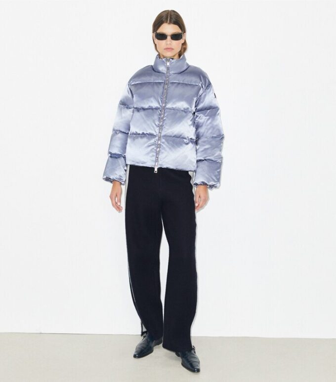 Chaqueta acolchada de viscosa satinada Chaqueta acolchada de viscosa satinada