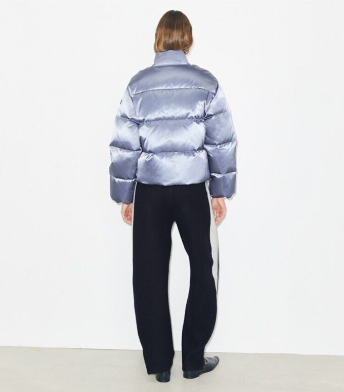 Chaqueta acolchada de viscosa satinada Chaqueta acolchada de viscosa satinada