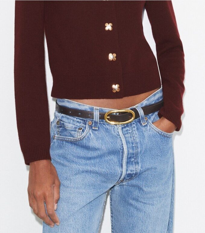 Cinturón con hebilla perforada mediana Cinturón con hebilla perforada mediana