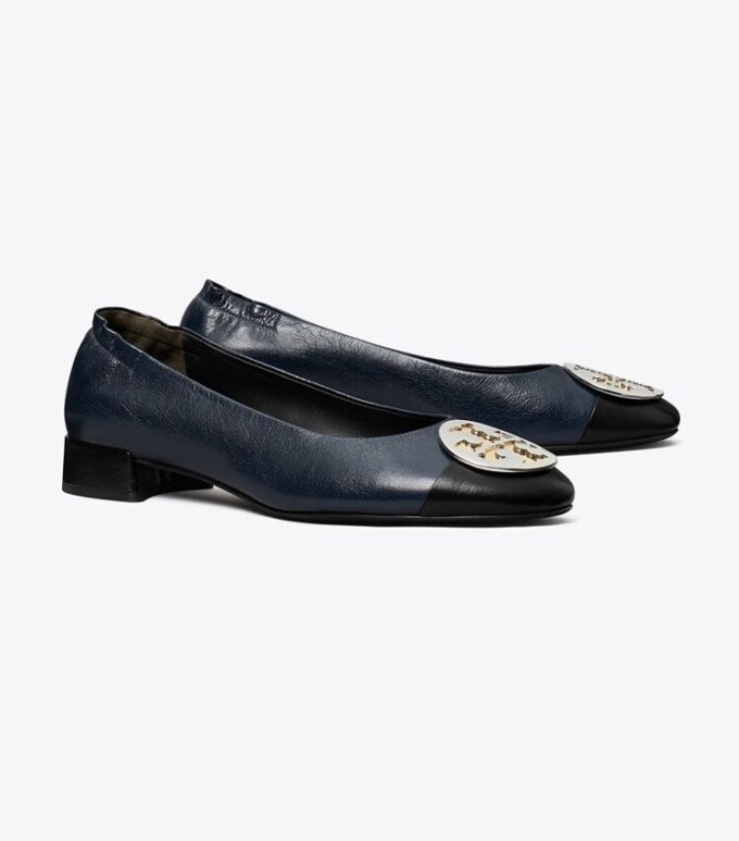 Claire Cap-Toe Heel, ancho Claire Cap-Toe Heel, ancho