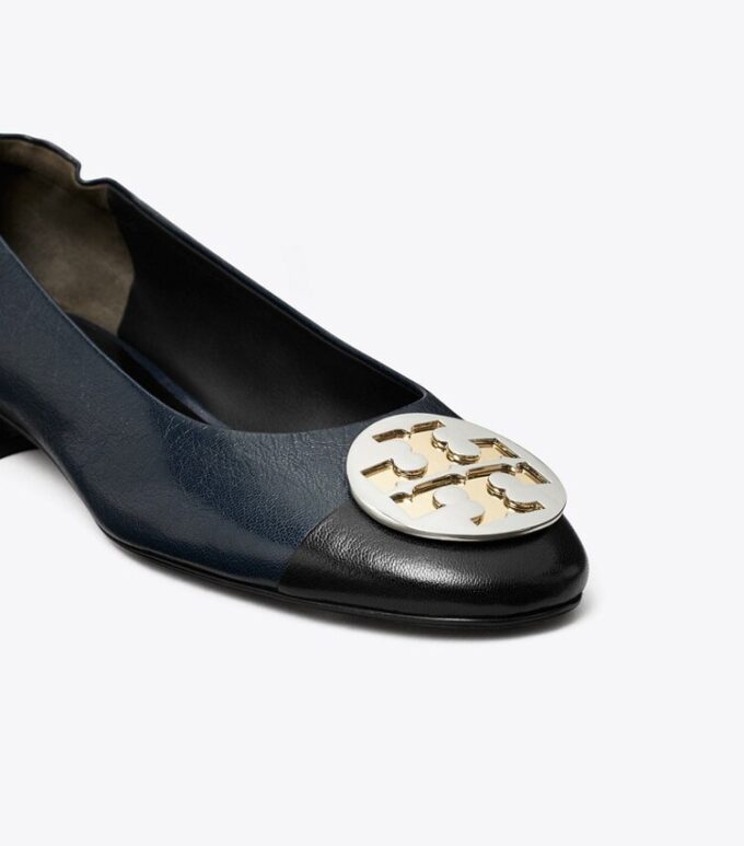 Claire Cap-Toe Heel, ancho Claire Cap-Toe Heel, ancho