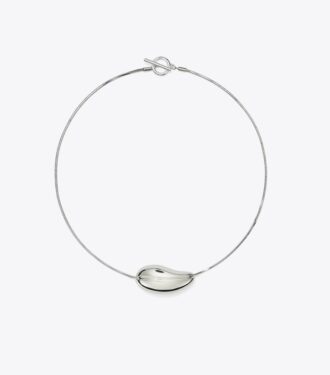 Collar con colgante perforado
