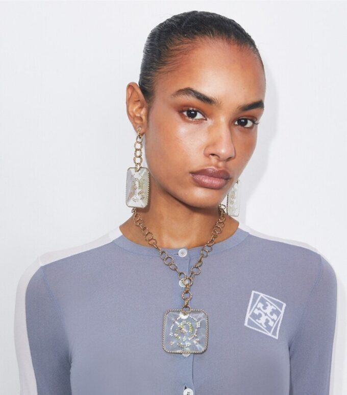 Collar Runway Swirl