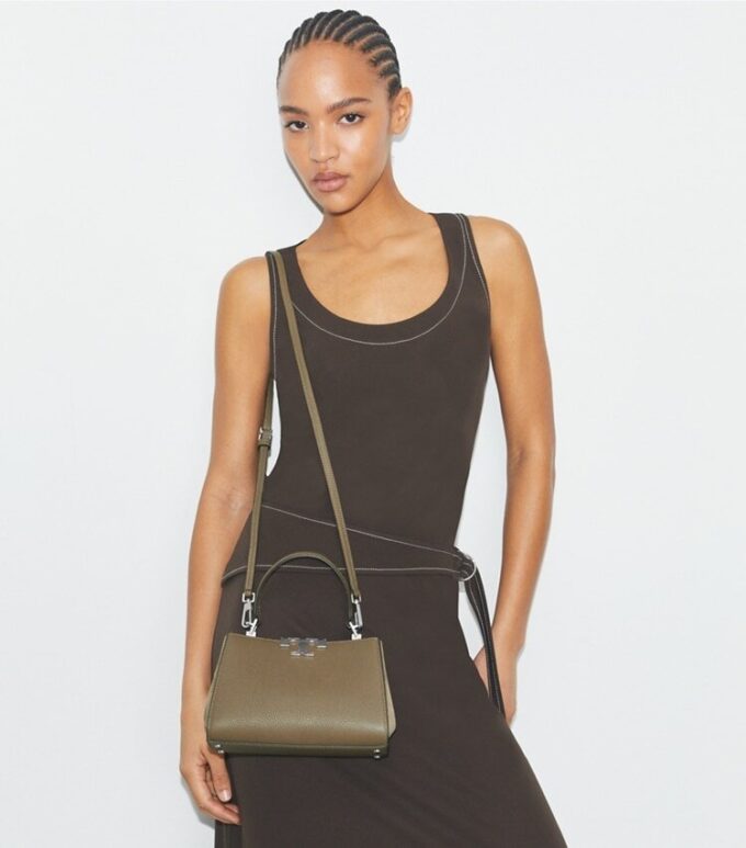 Mini bolso tipo satchel Eleanor con textura granulada Mini bolso tipo satchel Eleanor con textura granulada
